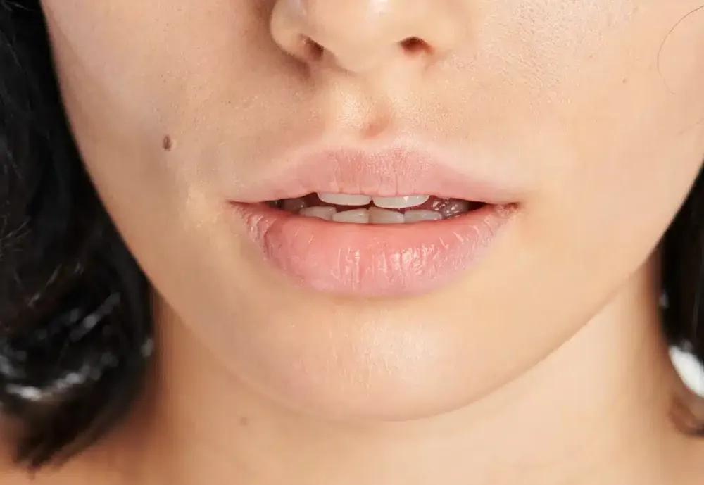 Lèvres roses et nettes après un lips bleaching